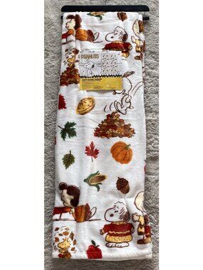 Peanuts Snoopy Fall Autumn Throw Blanket Charlie Lucy Franklin  50” X 70” NEW